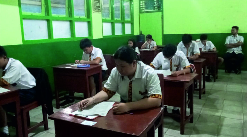 Menatap Masa Depan: Melihat Lebih Dekat Pelaksanaan Ujian Sekolah Kelas 9 SMP Xaverius Kotabumi
